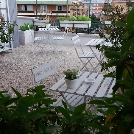 Attico Aurelio לינה וארוחת בוקר 3*