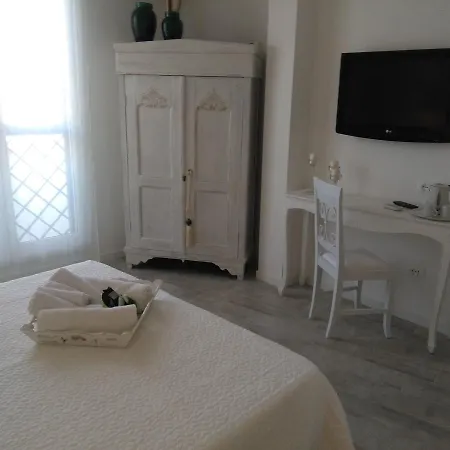 Attico Aurelio 3* روما